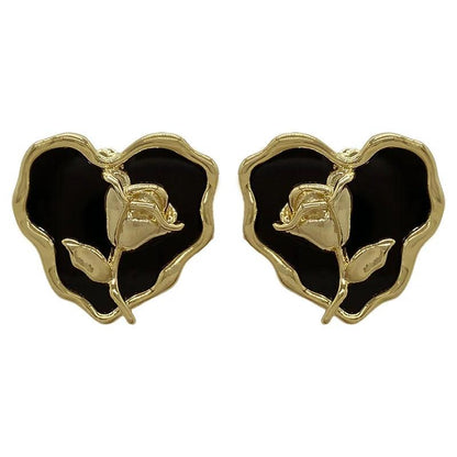 Heart-shaped rose stud earrings